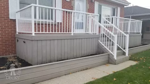 Zuri Custom Porch in Hamilton Mountain