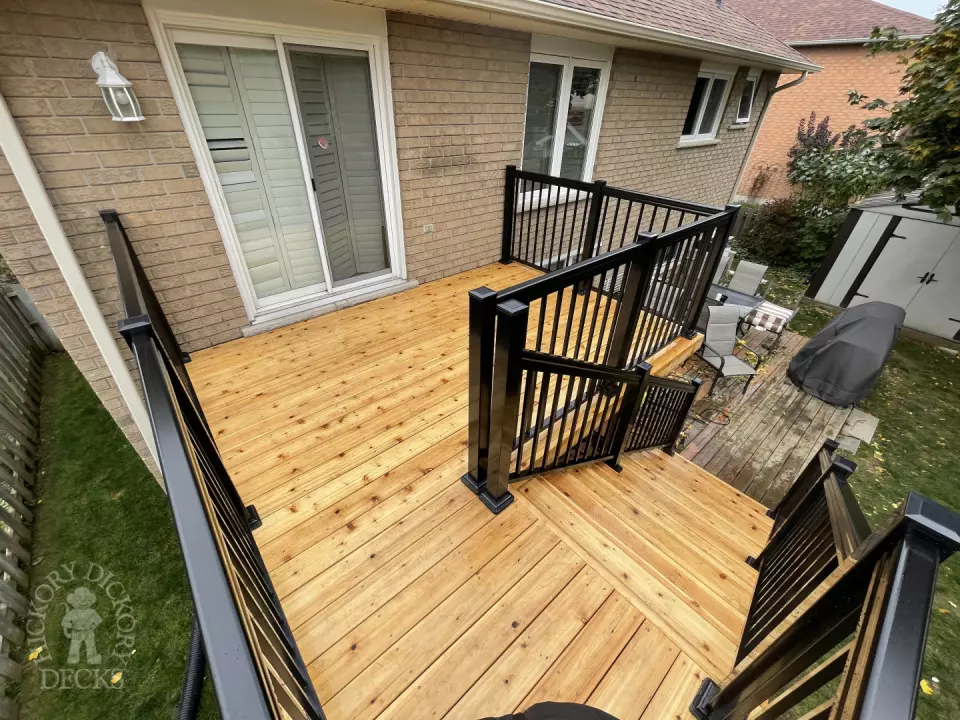 Cedar High Deck with Aluminum Railings in Barrie Cedar High Deck with Aluminum Railings in Barrie