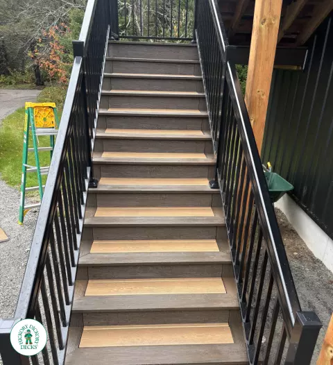 Eva-Last High Landing with Stairs in Huntsville