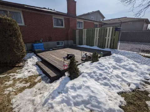 Zuri deck with privacy screens