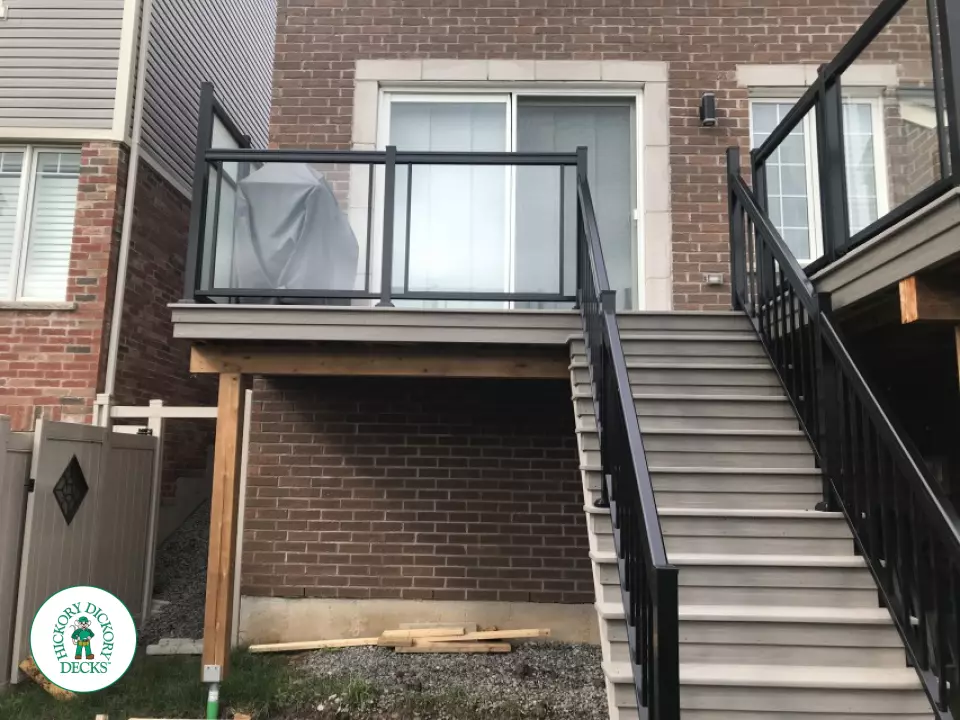 Azek walk out deck with glass rail