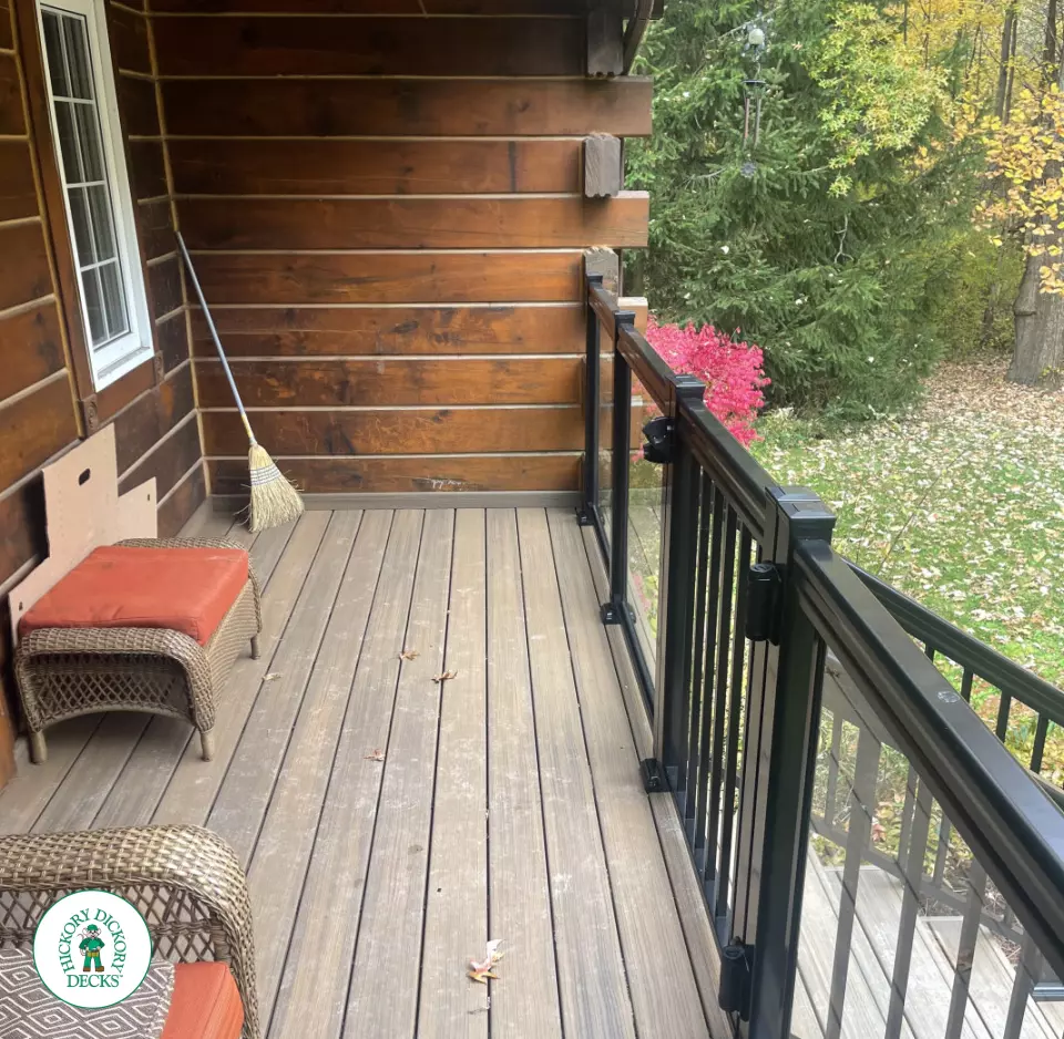 Fiberon front porch with aluminum rail and gate in Welland Ontario