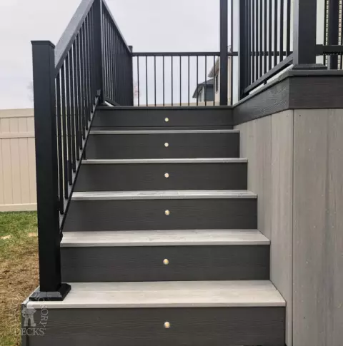 Fiberon Deck in Ottawa with privacy Fiberon Deck in Ottawa with privacy