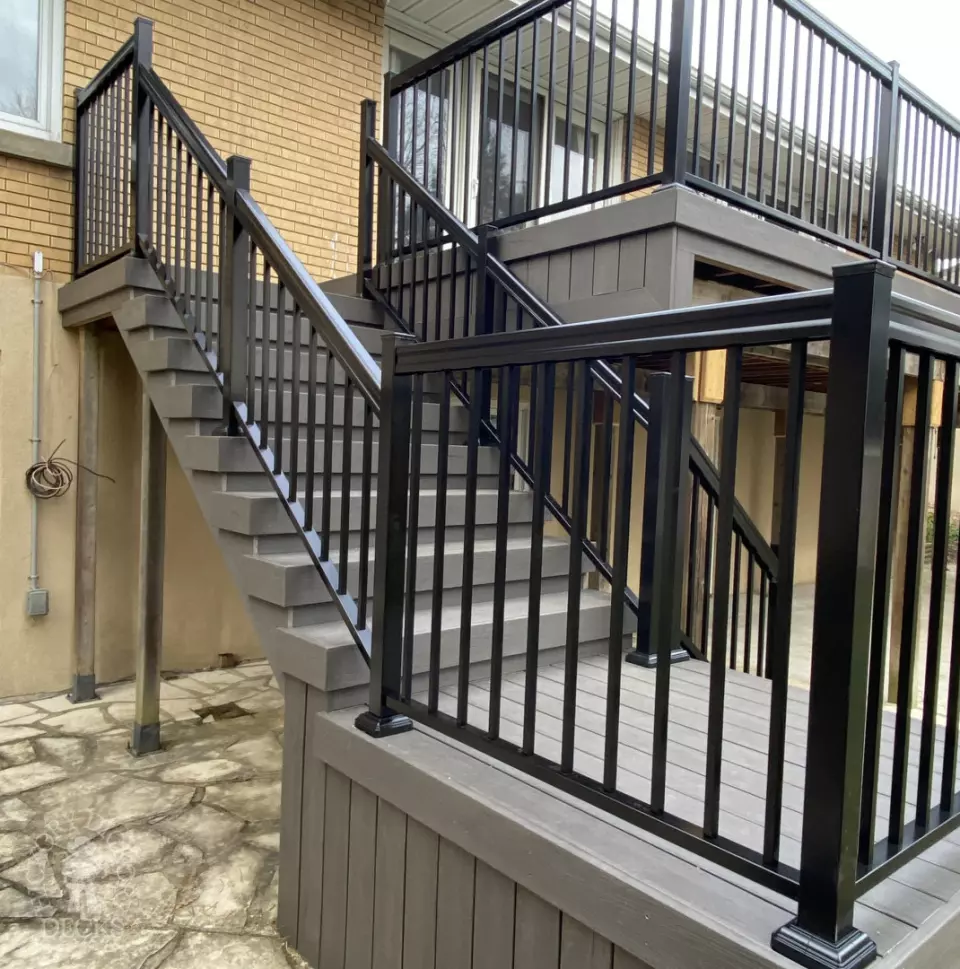 TruNorth custom deck with stairs and aluminum railings in London Ontario