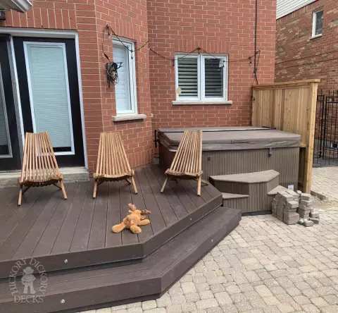 Small Clubhouse Deck in Oakville Small Clubhouse Deck in Oakville