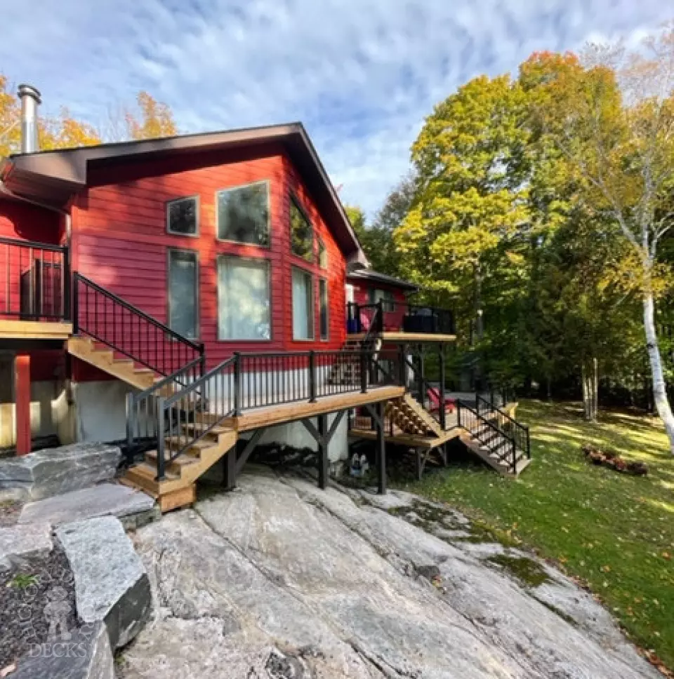 Pressure treated deck with aluminum railings in Bracebridge Pressure treated deck with aluminum railings in Bracebridge