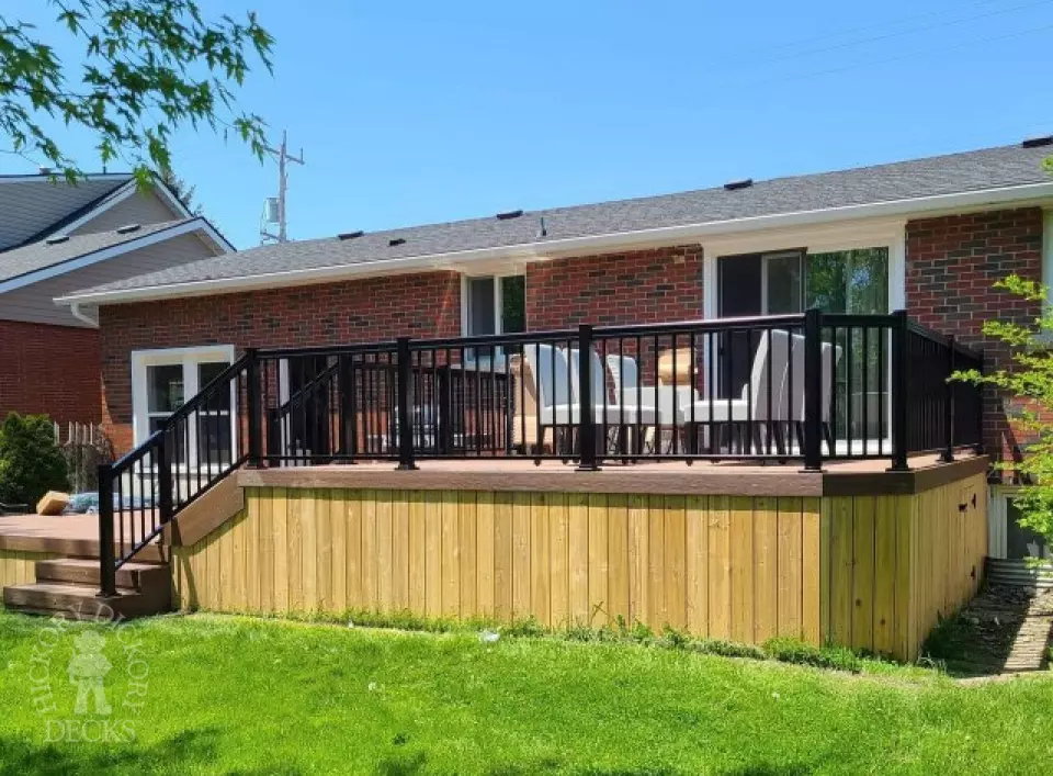 Fiberon deck with aluminum rails and lights in Niagara Fiberon deck with aluminum rails and lights in Niagara