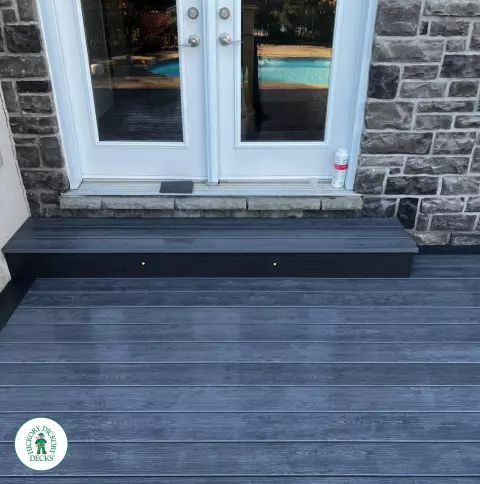 Clubhouse Hot Tub Deck with Privacy Screens in Ottawa Clubhouse Hot Tub Deck with Privacy Screens in Ottawa