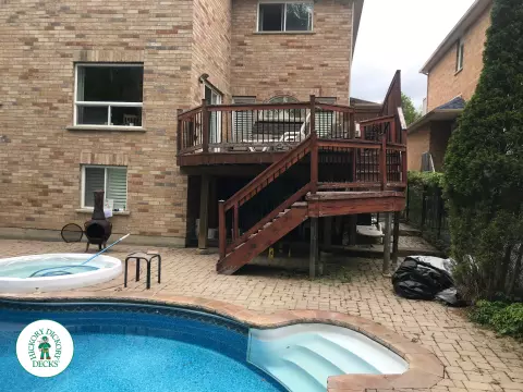 Richmond Hill Raised deck Glass rail