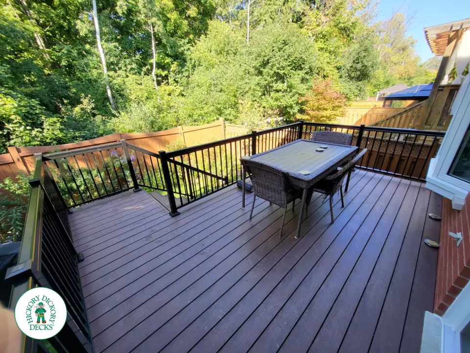 Trunorth deck with rails