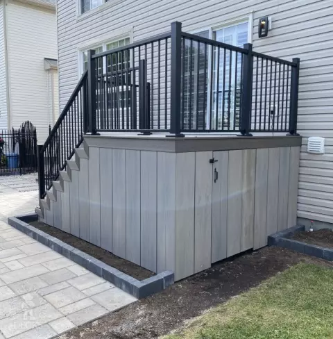 Small Fiberon Custom Deck in Ottawa with stairs