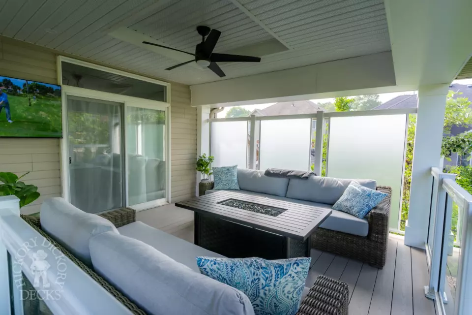 Azek porch in New Hamburg