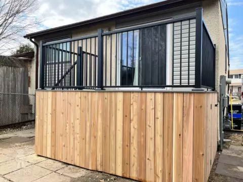 Fiberon Deck with Aluminum Railing in Kanata Ontario Fiberon Deck with Aluminum Railing in Kanata Ontario