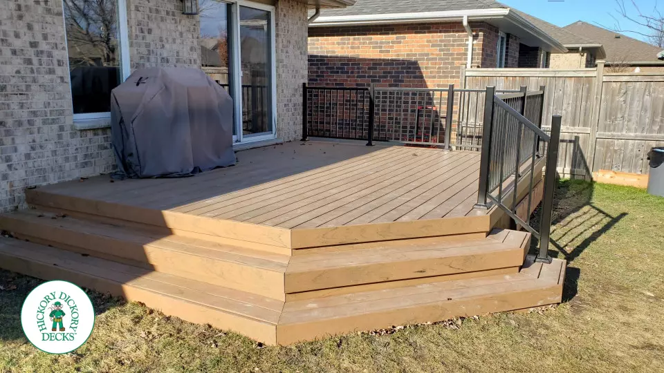 TruNorth Low Deck with Aluminum Railing in Sarnia
