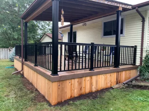TruNorth deck with aluminum railings in St. Catharines