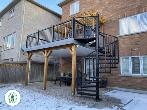 Fiberon high deck with spiral stairs and aluminum railings in Newmarket