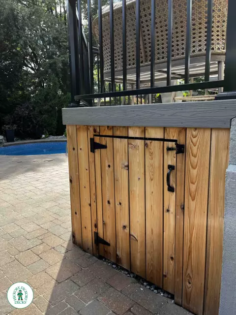 Small grey fiberon deck with black aluminum railing