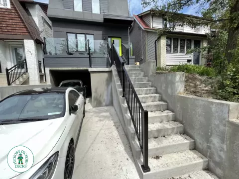 Trex front porch with stairs and glass rail