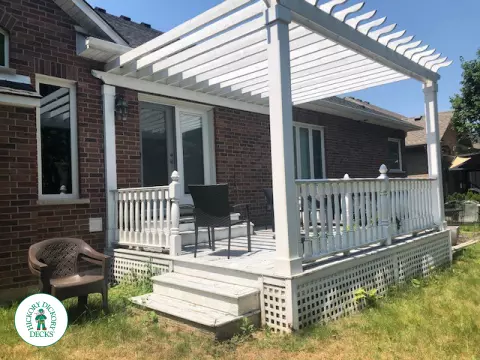 Clubhouse low deck with shelter in Ancaster