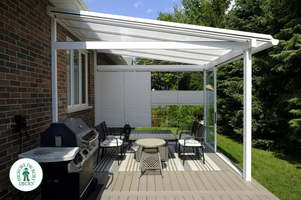 Clubhouse low deck with shelter in Ancaster