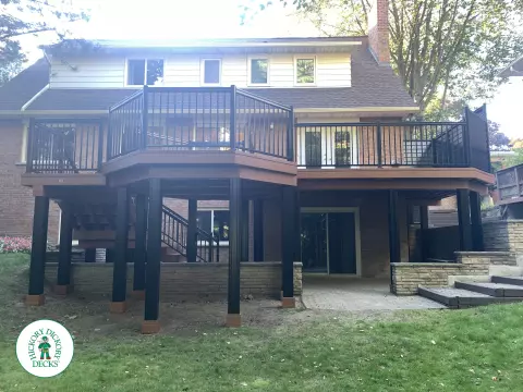 Zuri high deck in Mississauga with privacy screens and aluminum railings