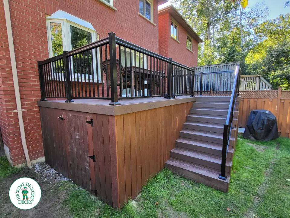 Trunorth deck with rails
