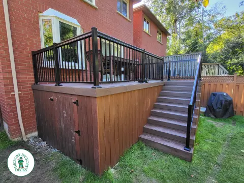 Trunorth deck with rails