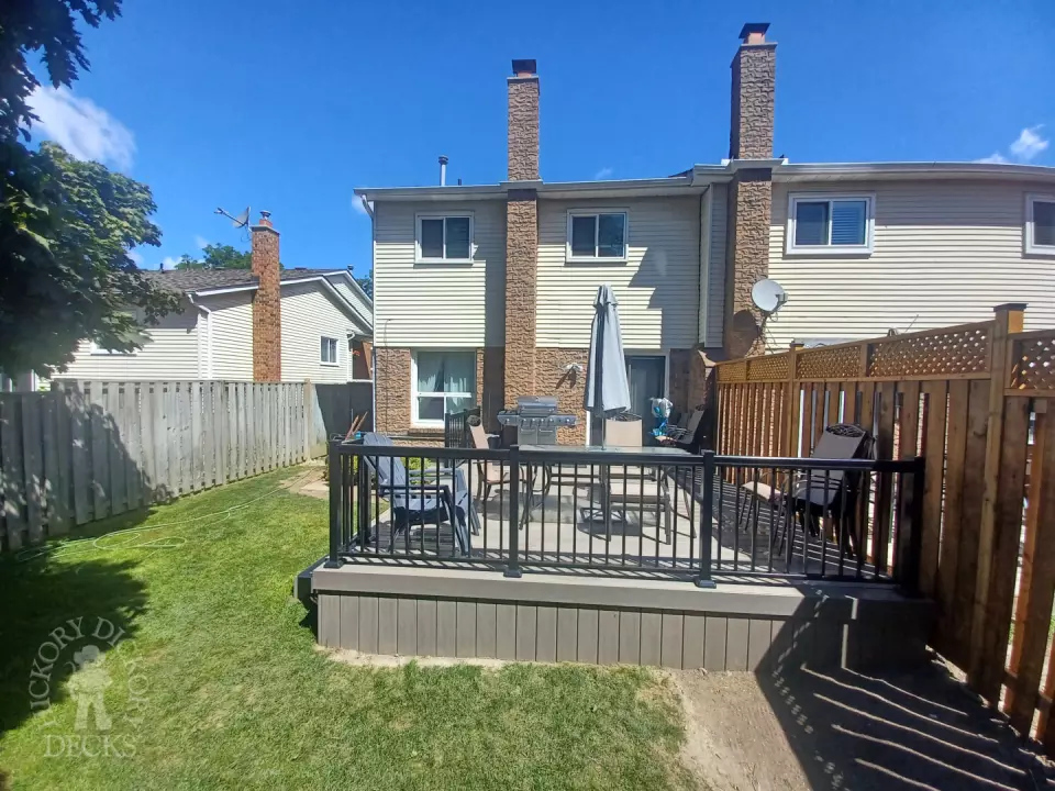 Hickory Clubhouse deck with aluminum railings, Whitby, Ontario