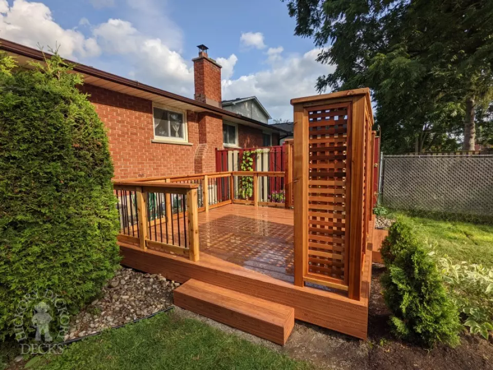 Zuri deck with privacy screens