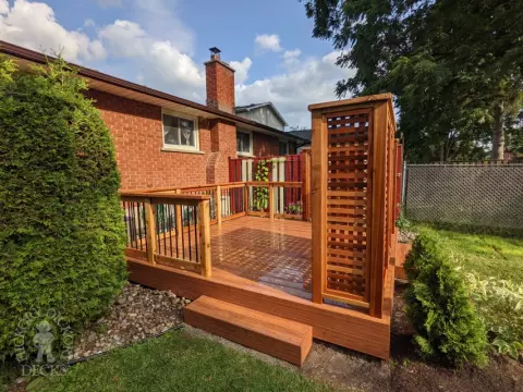 Zuri deck with privacy screens