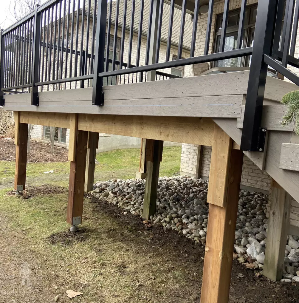 TruNorth Deck with Aluminum Railing and Stairs in London