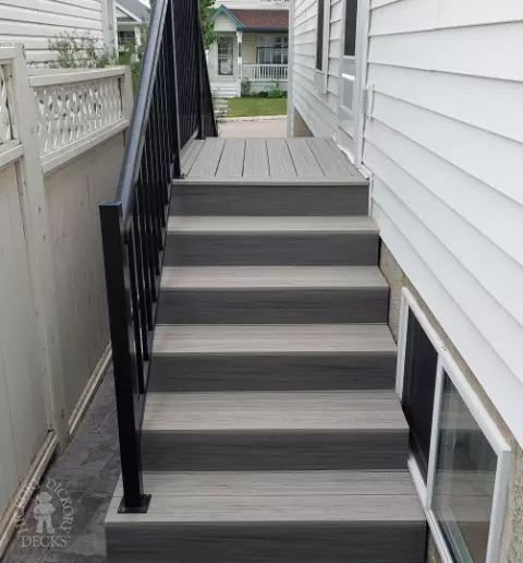 Dekorators deck in Calgary
