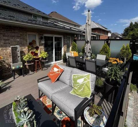 TruNorth Deck with Aluminum Railings, Privacy Screen and LIghts TruNorth Deck with Aluminum Railings, Privacy Screen and LIghts