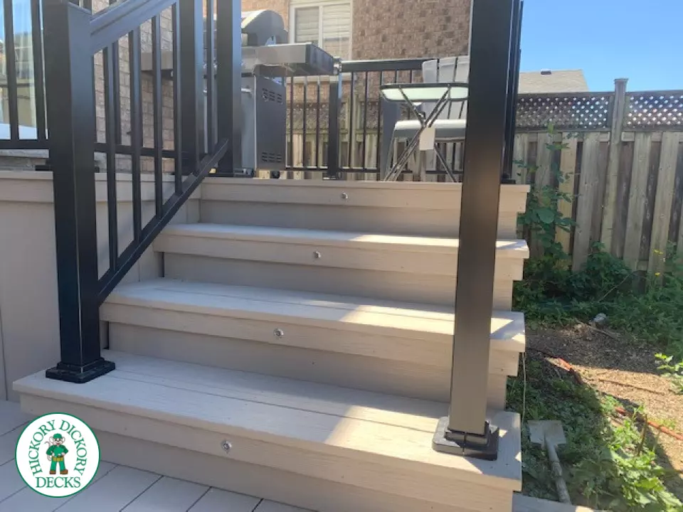 2 level composite deck with black aluminum railing
