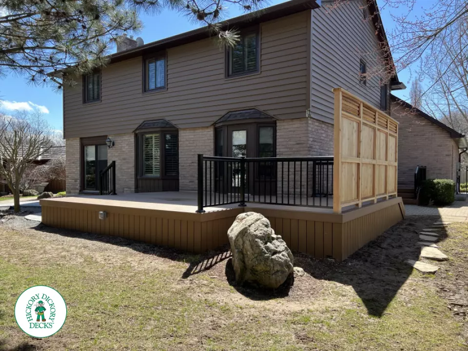 Trex low deck with privacy screens in Ancaster Trex low deck with privacy screens in Ancaster