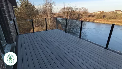 Fiberon deck with glass rail in Cambridge Ontario