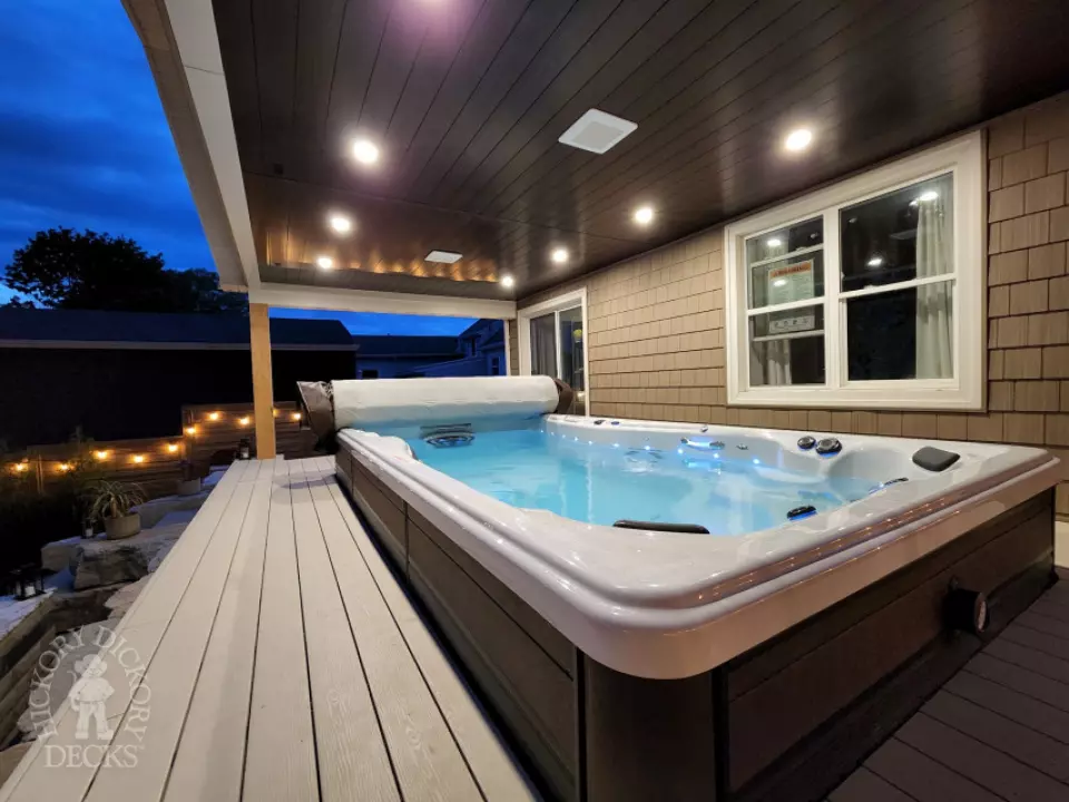 Clubhouse deck with custom roof in Niagara Falls