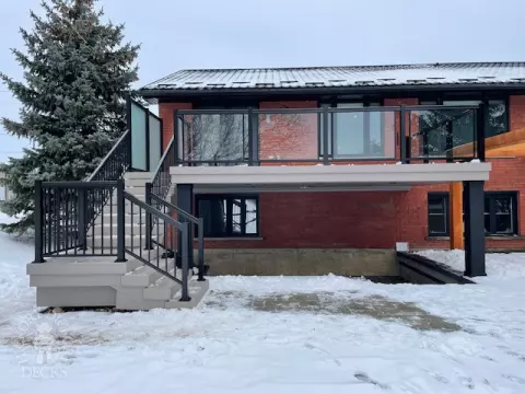 Azek Deck with Glass Rail in Kitchener Ontario