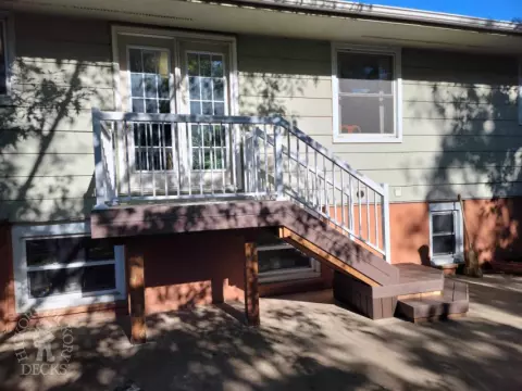 Armadillo small deck with stairs and aluminum railing in Flamborough Armadillo small deck with stairs and aluminum railing in Flamborough