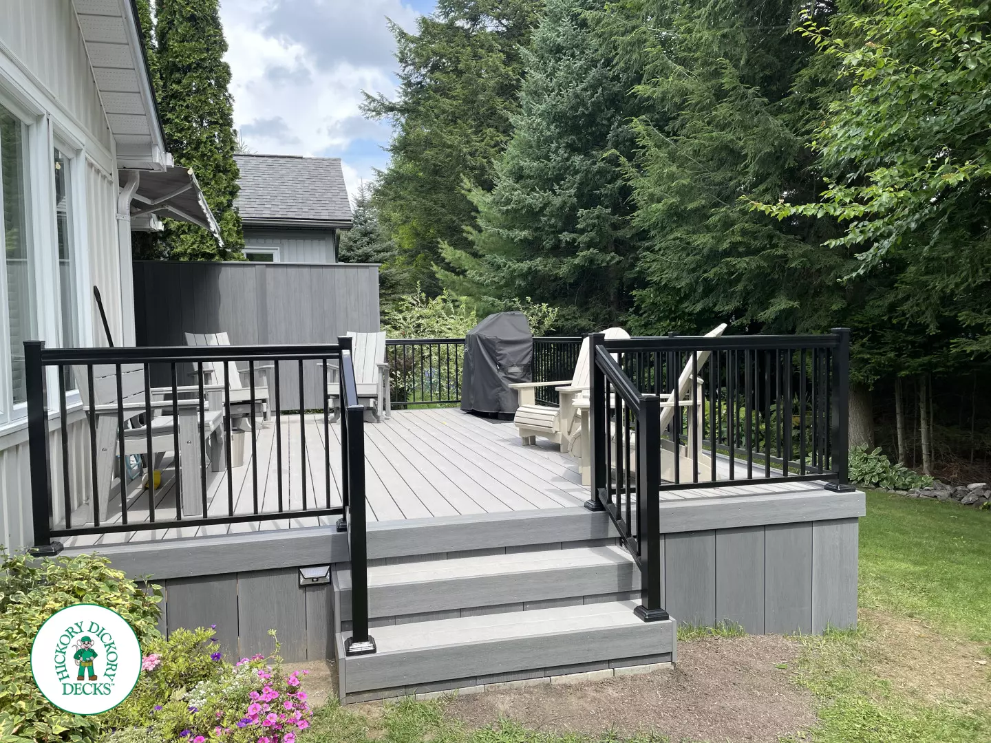 Your #1 Deck Builder in Bracebridge / Gravenhurst - Hickory