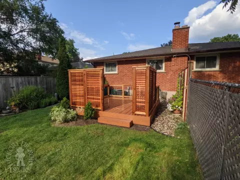 Zuri deck with privacy screens