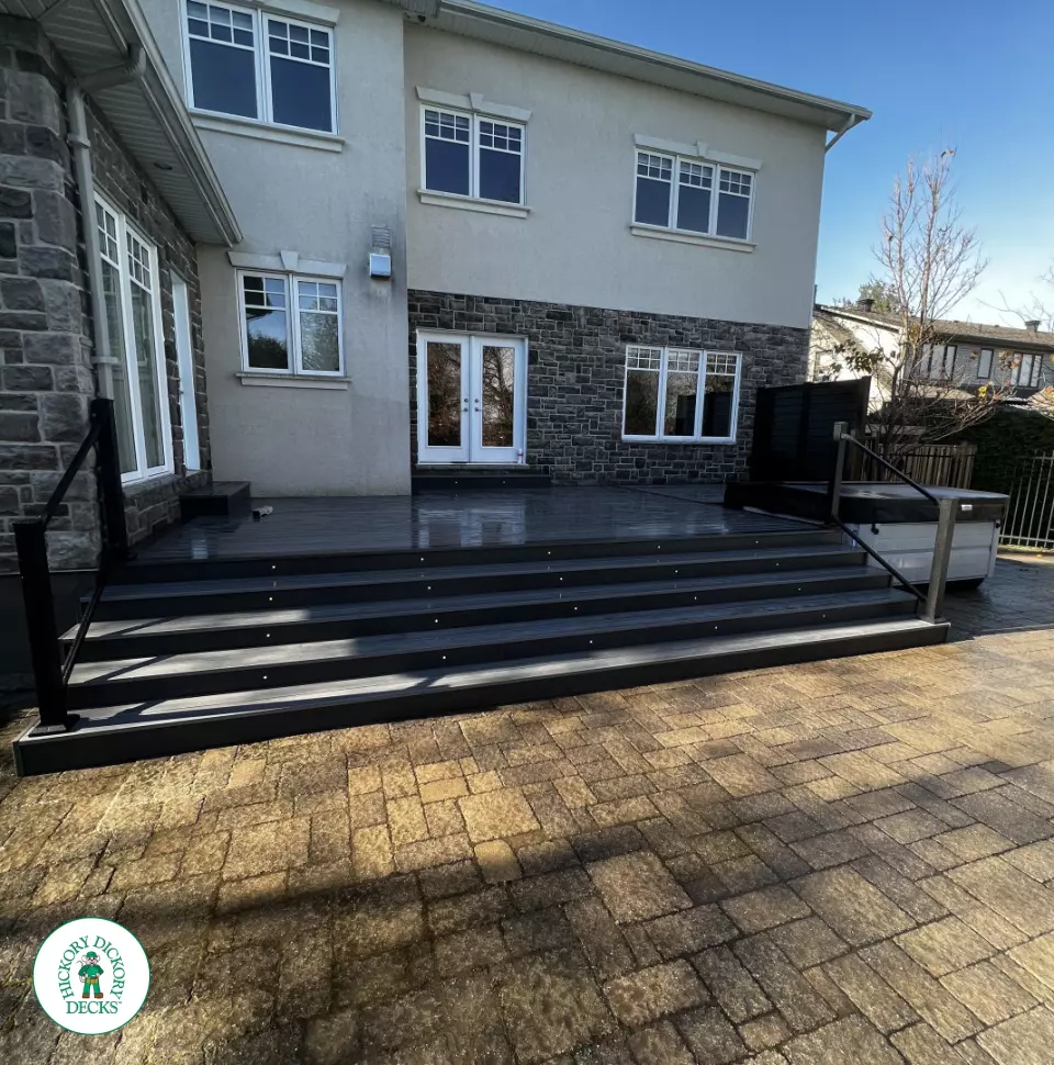 Clubhouse Hot Tub Deck with Privacy Screens in Ottawa Clubhouse Hot Tub Deck with Privacy Screens in Ottawa