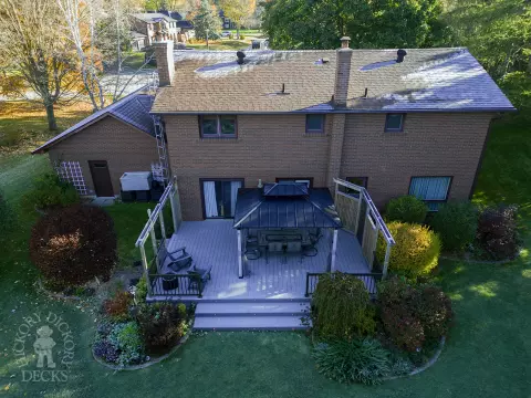 Clubhouse deck with lights and privacy screens in Stouffville Clubhouse deck with lights and privacy screens in Stouffville