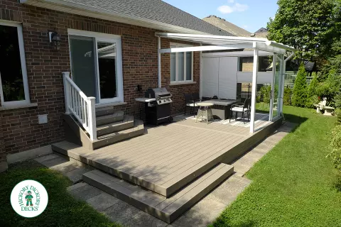 Clubhouse low deck with shelter in Ancaster
