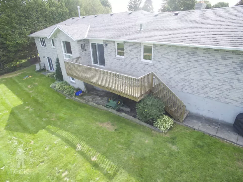 TruNorth High Deck with Privacy Screens in Sharon Ontario