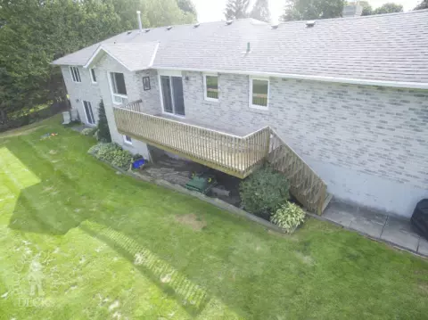 TruNorth High Deck with Privacy Screens in Sharon Ontario