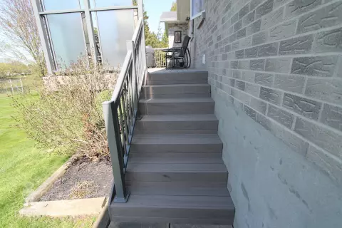 TruNorth High Deck with Privacy Screens in Sharon Ontario TruNorth High Deck with Privacy Screens in Sharon Ontario