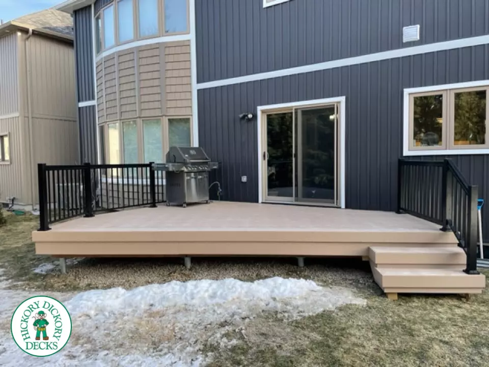 Brownstone Azek deck with aluminum railing and stairs, Guelph, Ontario