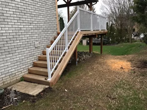 High cedar deck with glass railings