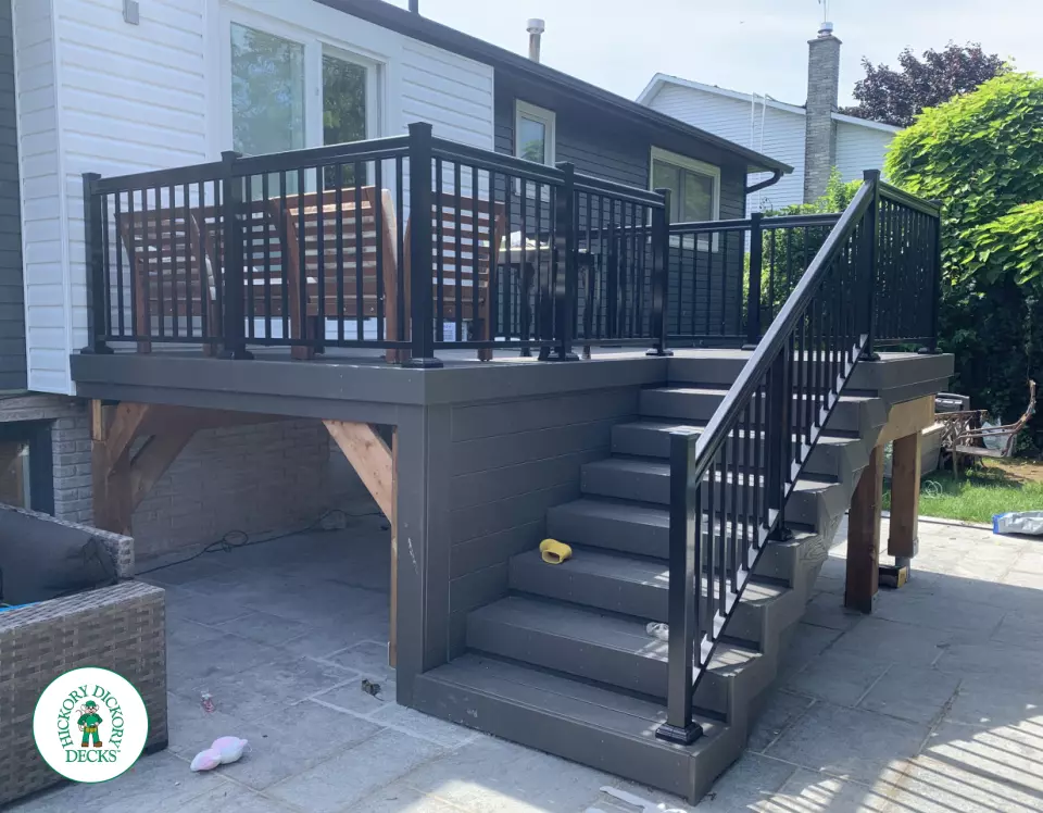 Nextwood Deck with Aluminum Rail in Grimsby Ontario